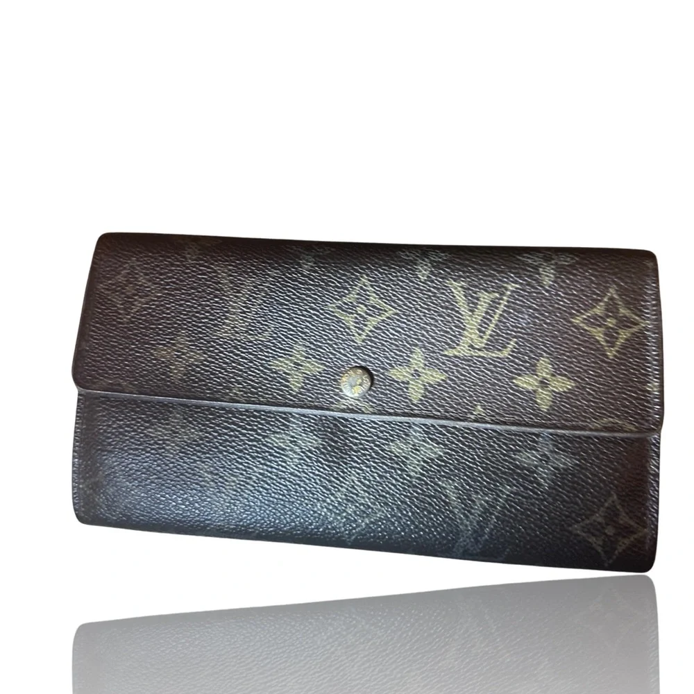 Louis Vuitton Authetic Long Wallet